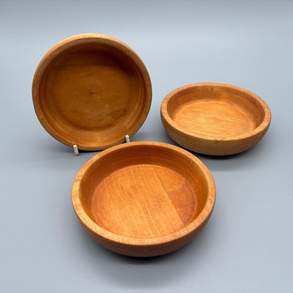 Set of 3 Vintage Maple Wood Bowls – 5 Inch | Mid Century Thin Handcrafted - Picture 3 of 5